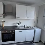Dutti's - A L 2 L 4 Beds L Tv L Wifi L Kitchen L Parking L Autobahn * Duisburg
