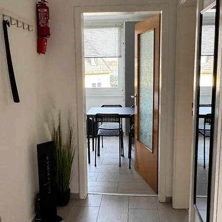 Apartment Duha Homes - 2 Apartment, Monteurwohnung, Tv, Wifi, Kueche, Self Check-in, Autobahnnaehe *