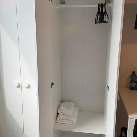 Appartement L 2 L 4 Beds L Tv L Wifi L Kitchen L Parking L Autobahn Duisburg