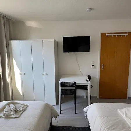 Appartement L 2 L 4 Beds L Tv L Wifi L Kitchen L Parking L Autobahn Duisburg