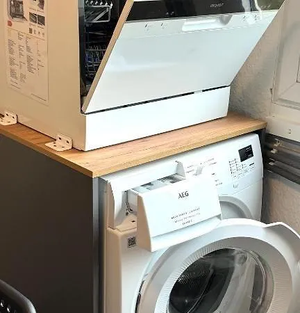 Dutti's L 4 I 8 Beds L Kitchen I Tv Apartment