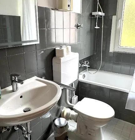 Dutti's L 4 I 8 Beds L Kitchen I Tv Apartment