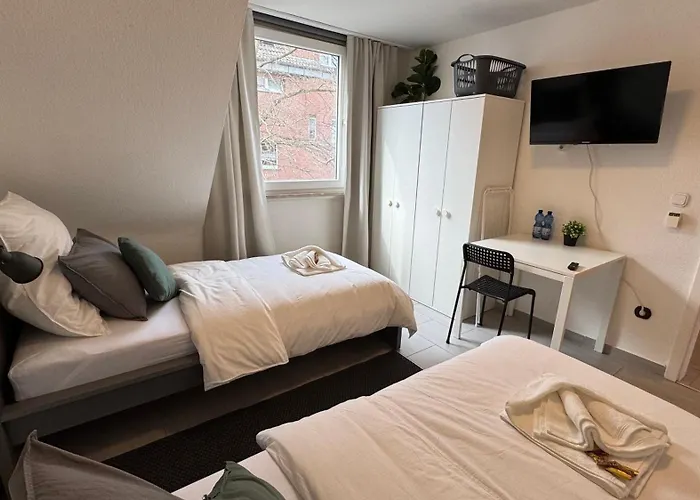A L 2 L 4 Beds L Tv L Wifi L Kitchen L Parking L Autobahn Apartment Duisburg