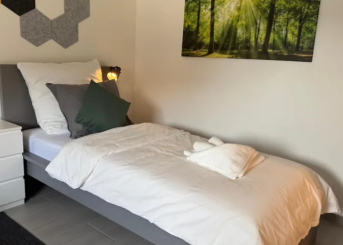 Apartment A L 2 L 4 Beds L Tv L Wifi L Kitchen L Parking L Autobahn *