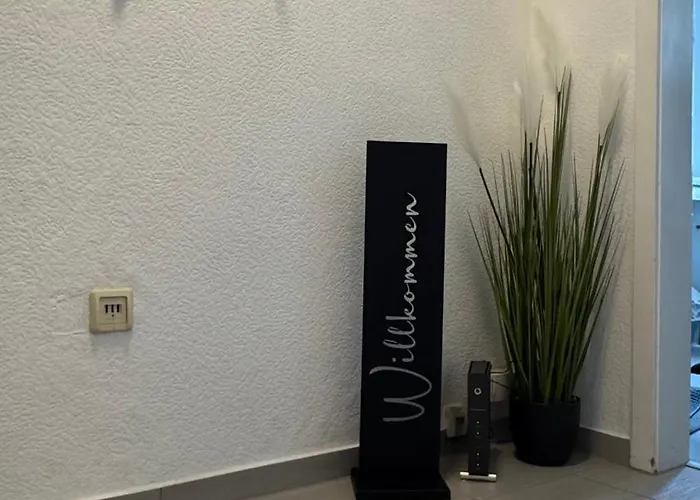 A L 2 L 4 Beds L Tv L Wifi L Kitchen L Parking L Autobahn Apartment Duisburg