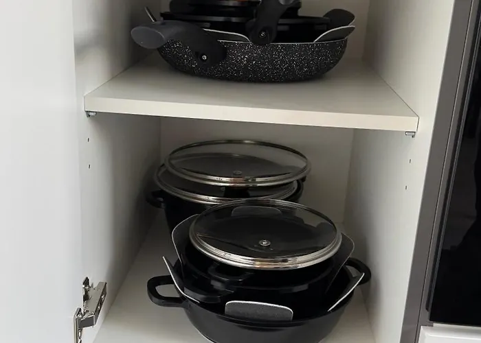 A L 2 L 4 Beds L Tv L Wifi L Kitchen L Parking L Autobahn *